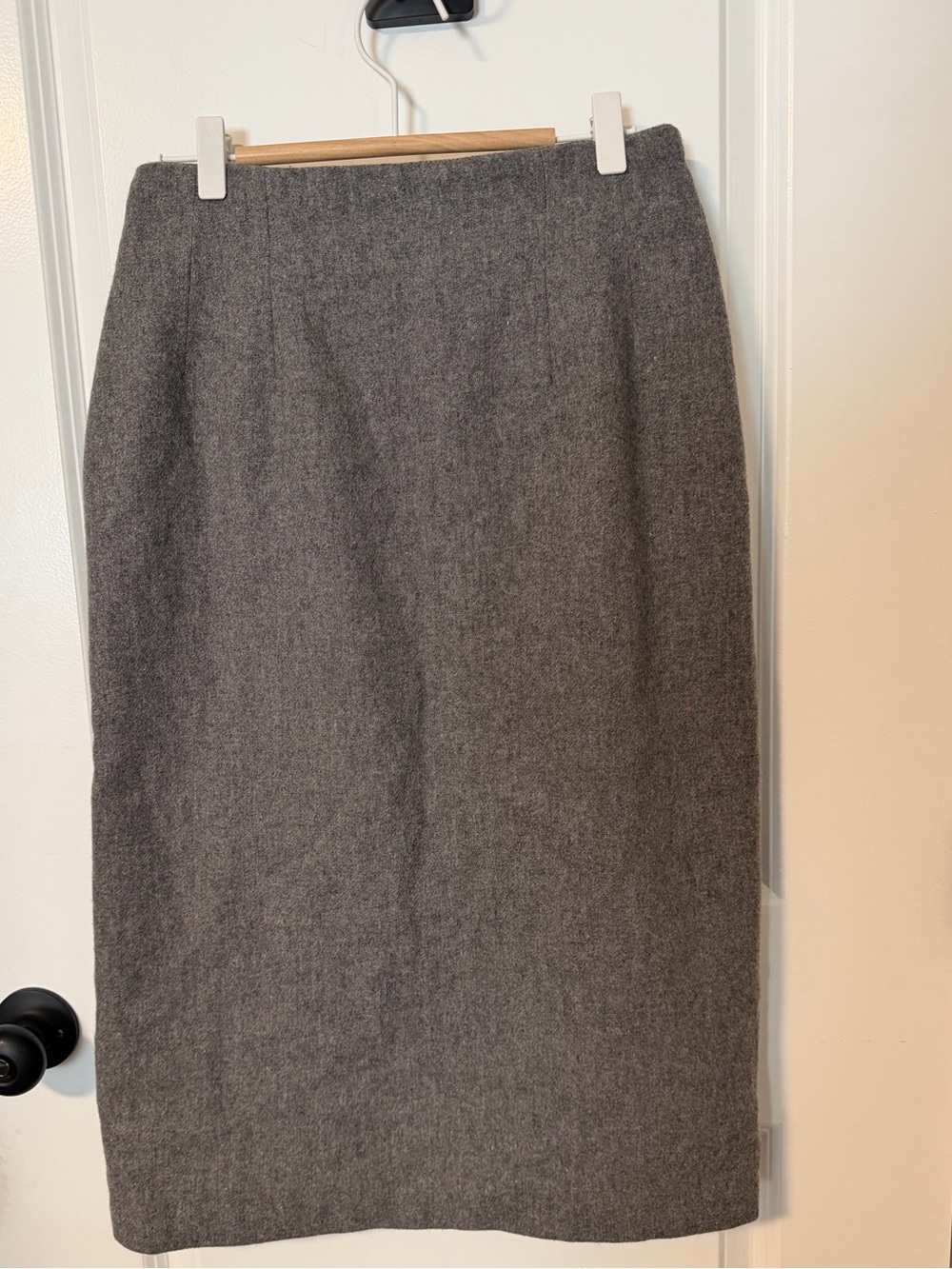 Vintage Savannah Classic Gray 100 percent Wool  Skirt - midi skirt in 8 petite